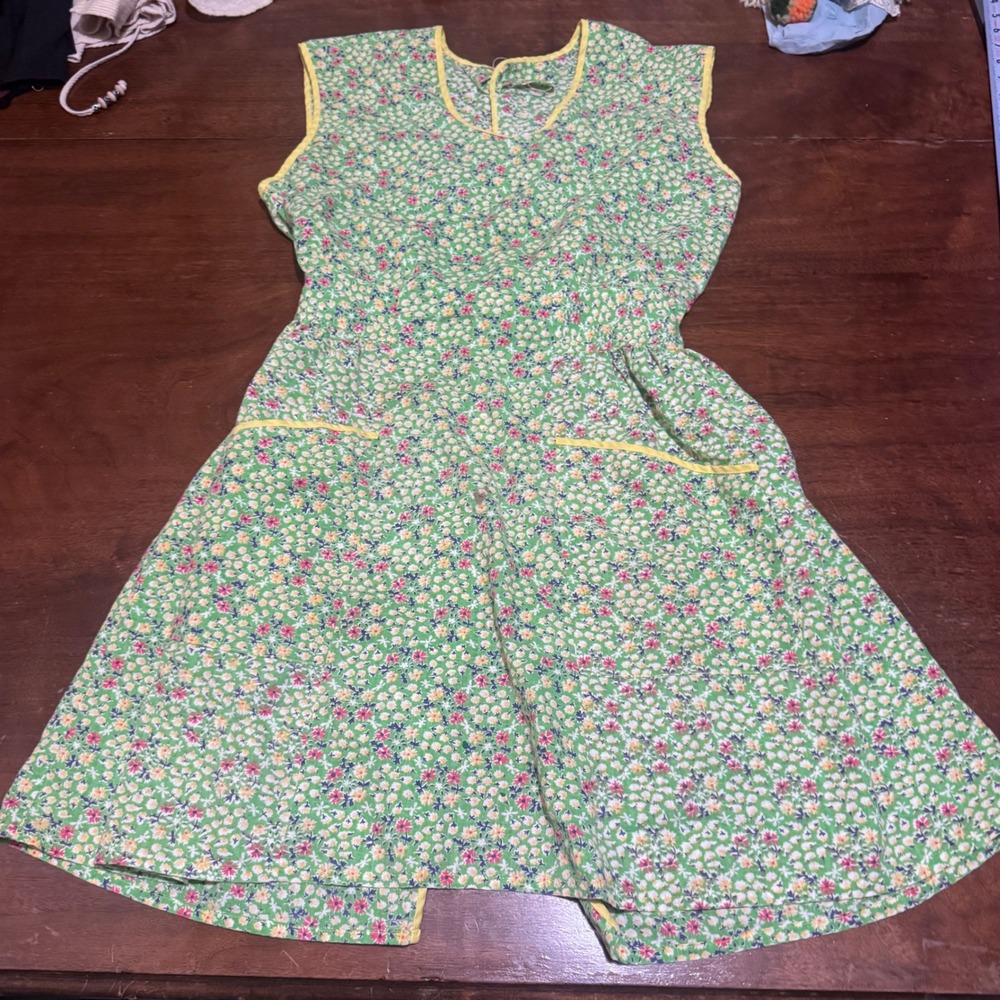 Vintage Handmade Floral Apron Dress Green Prairie Functional 1950s Style MCM